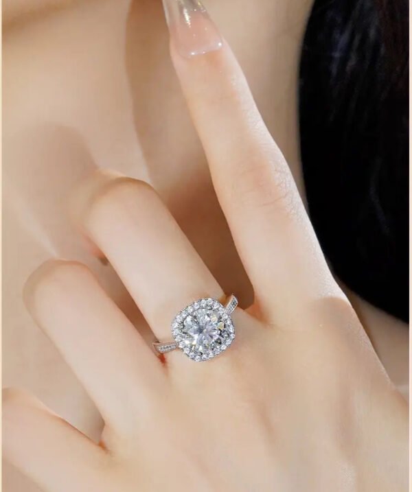 Stunning 925 Silver Moissanite Square Ring - Elegant Shine Guide - Image 5